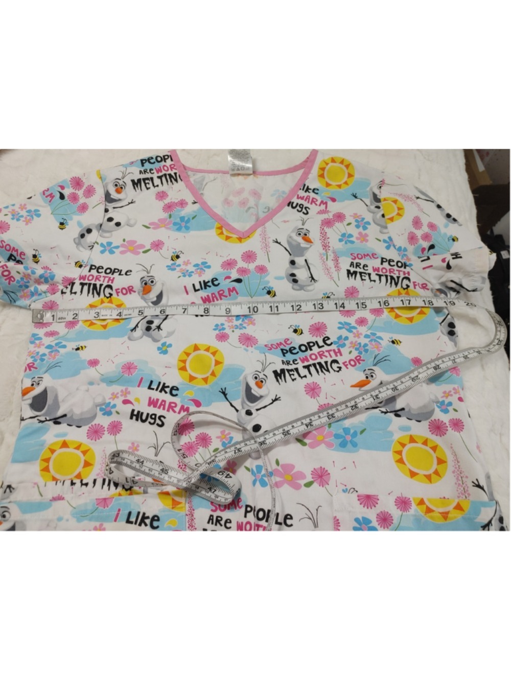 Women's Disney Frozen Olaf Scrub Top XS White Pink - Picture 6 of 7